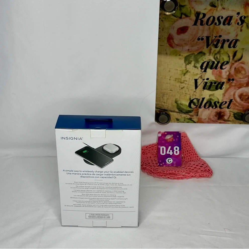 Insignia Qi Wireless Dual Charging Station